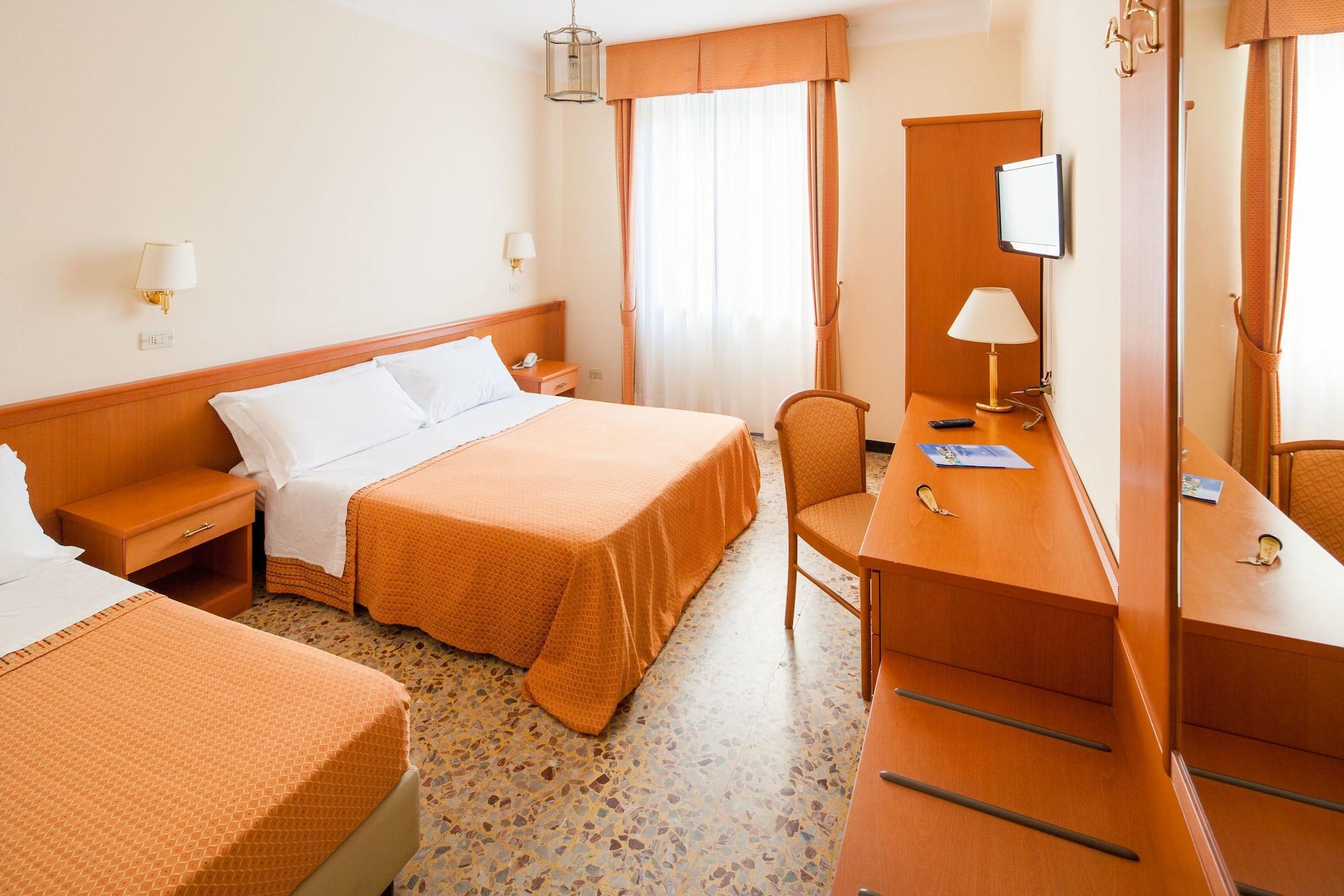 Hotel Curtis Centrale Alassio Exterior photo